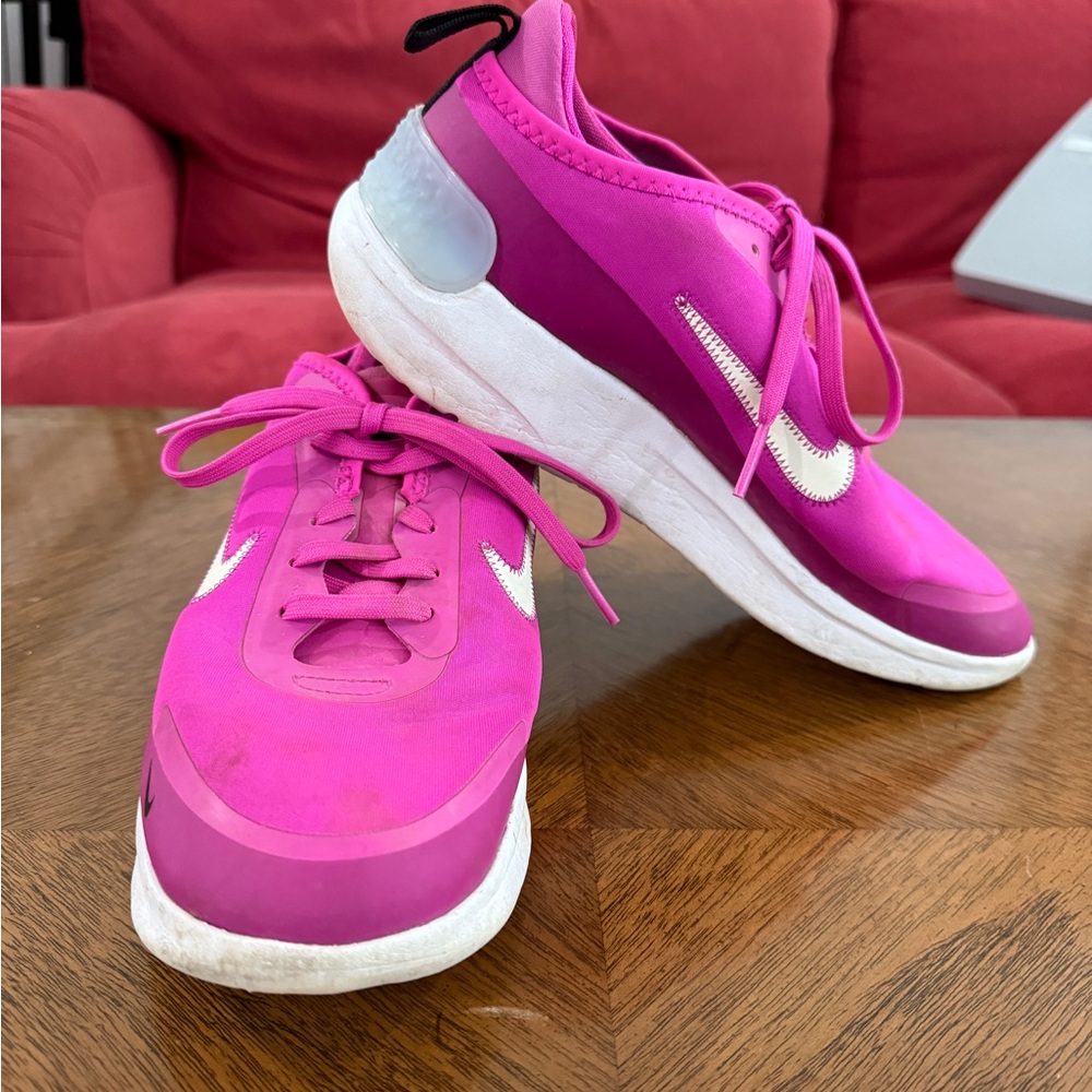 Nike Women's Amixa Fuchsia and White Sneakers